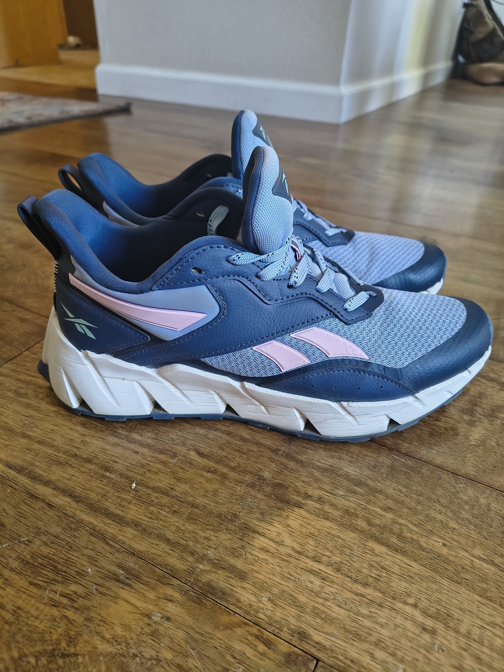 Reebok Women's Ortholite Snickers - Navy Blue & Light Pink S.10